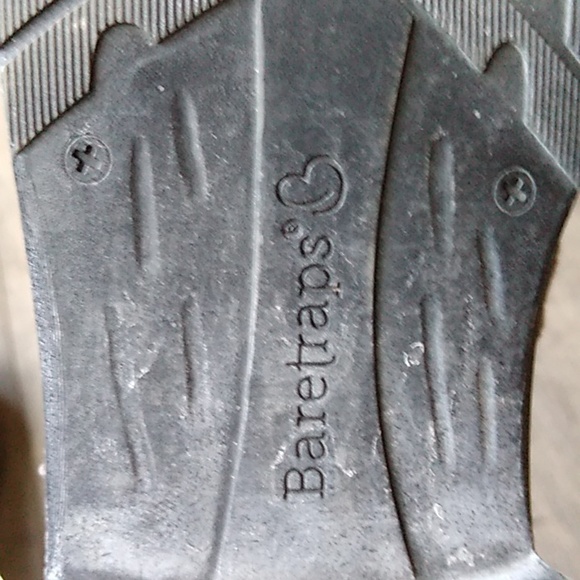 Baretraps Callahan Gray Zip Up Booties - Picture 7 of 9